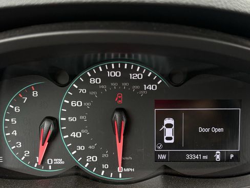 Used 2020 Chevrolet Trax LT w/ Sun & Sound Package AWD/4WD image 3