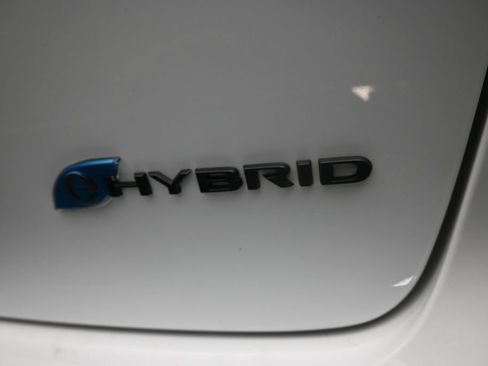 Used 2024 Chrysler Pacifica Limited FWD image 33