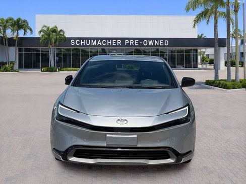 Used 2024 Toyota Prius XLE FWD image 2