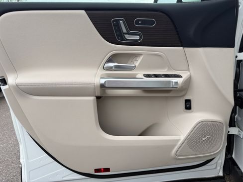 Certified 2026 Mercedes-Benz GLB 250 4MATIC image 15