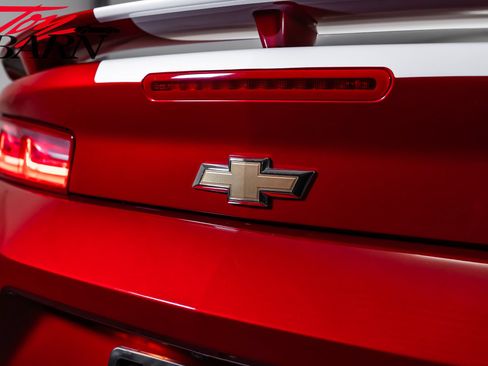Used 2016 Chevrolet Camaro SS RWD image 12