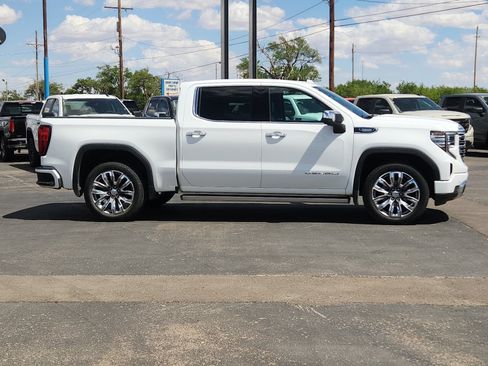 Used 2023 GMC Sierra 1500 Denali w/ Denali Reserve Package AWD/4WD image 5