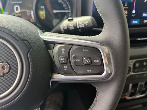 Used 2025 Jeep Wrangler Unlimited Sahara w/ Safety Group image 10