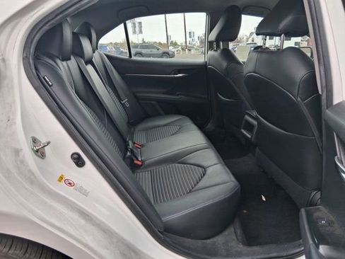 Certified 2019 Toyota Camry SE image 11