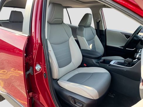 Used 2023 Toyota RAV4 Limited image 26