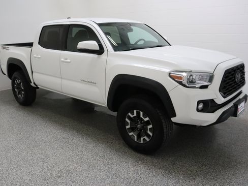 Certified 2023 Toyota Tacoma TRD Off-Road RWD image 4