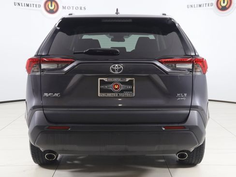 Used 2021 Toyota RAV4 XLE image 41