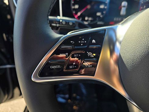 Used 2026 Mercedes-Benz GLC 300 4MATIC image 25