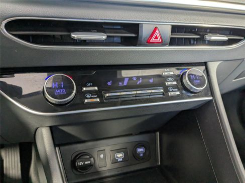Used 2022 Hyundai Sonata SEL w/ Convenience Package image 19