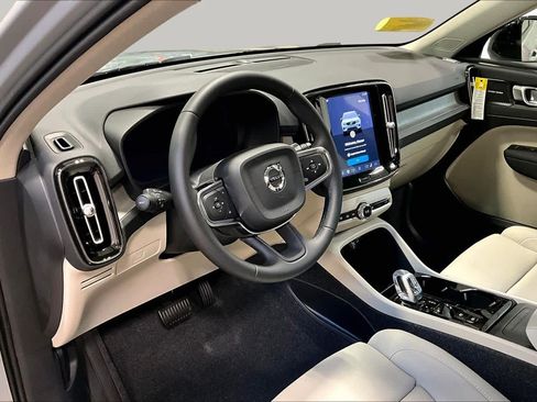 New 2026 Volvo XC40 B5 Ultra w/ Protection Package Premier AWD/4WD image 9