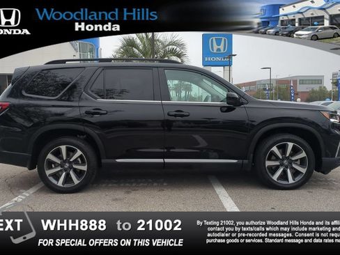 Certified 2025 Honda Pilot Touring image 4