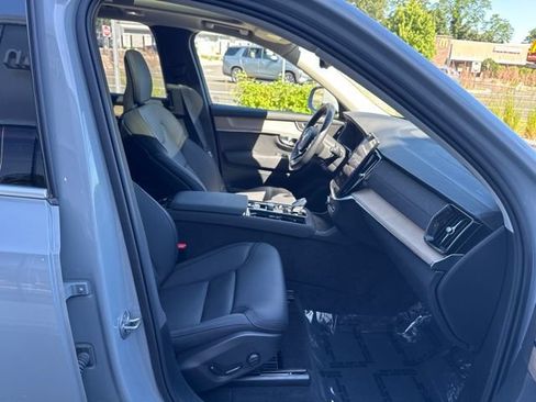 Certified 2025 Volvo XC90 B6 Plus AWD/4WD image 15