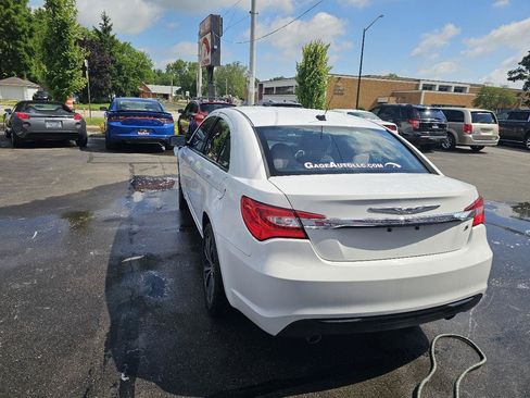 Used 2013 Chrysler 200 Touring w/ S Exterior Appearance Pkg FWD image 8