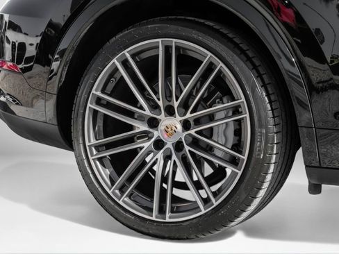 Used 2020 Porsche Cayenne Turbo image 65