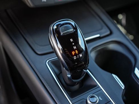 Used 2024 Cadillac XT4 Premium Luxury image 20