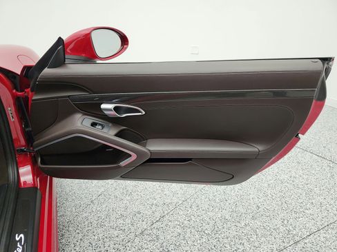 Used 2021 Porsche 718 Boxster S RWD image 19