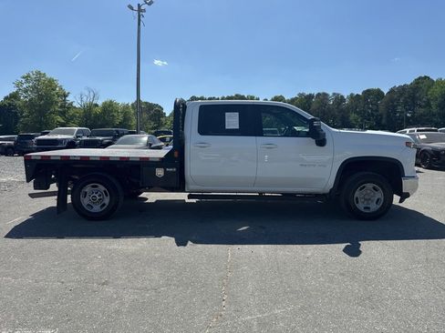 Used 2024 Chevrolet Silverado 2500 LT w/ Convenience Package AWD/4WD image 6