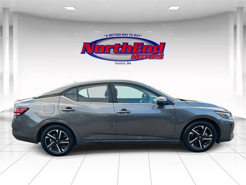 Used 2024 Nissan Sentra SV image 2