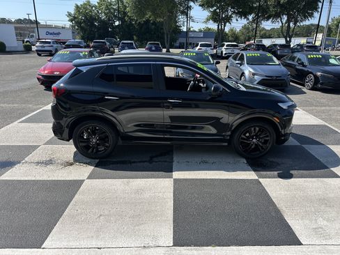 Used 2025 Buick Encore GX Sport Touring FWD image 3