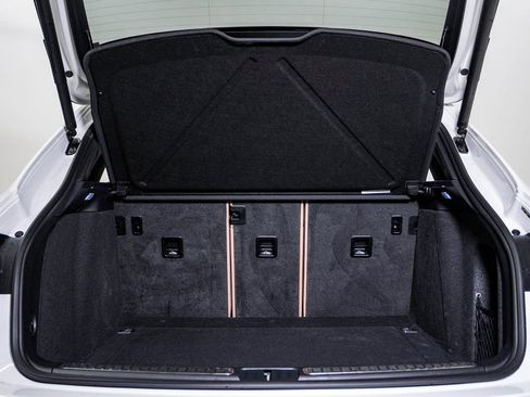 Certified 2025 Porsche Macan image 28