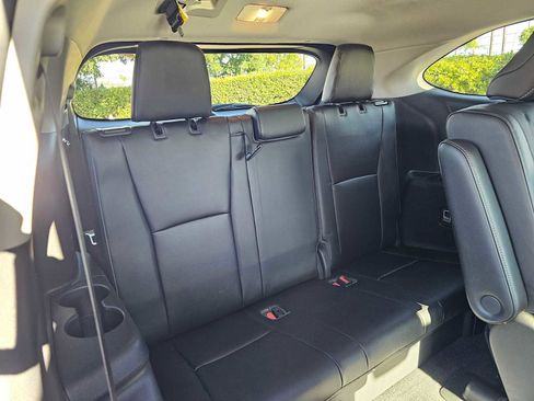 Used 2023 Toyota Highlander Limited image 13