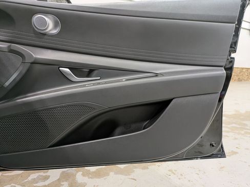 Used 2022 Hyundai Elantra SEL FWD image 27