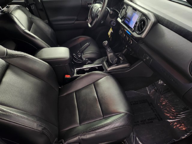 Used 2022 Toyota Tacoma TRD Off-Road w/ TRD Premium Off Road Package AWD/4WD image 14