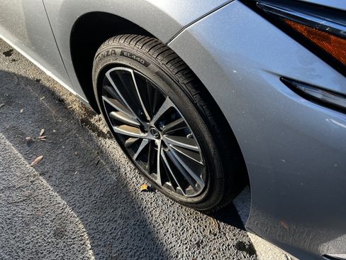 Certified 2023 Lexus ES 250 w/ Premium Package image 11