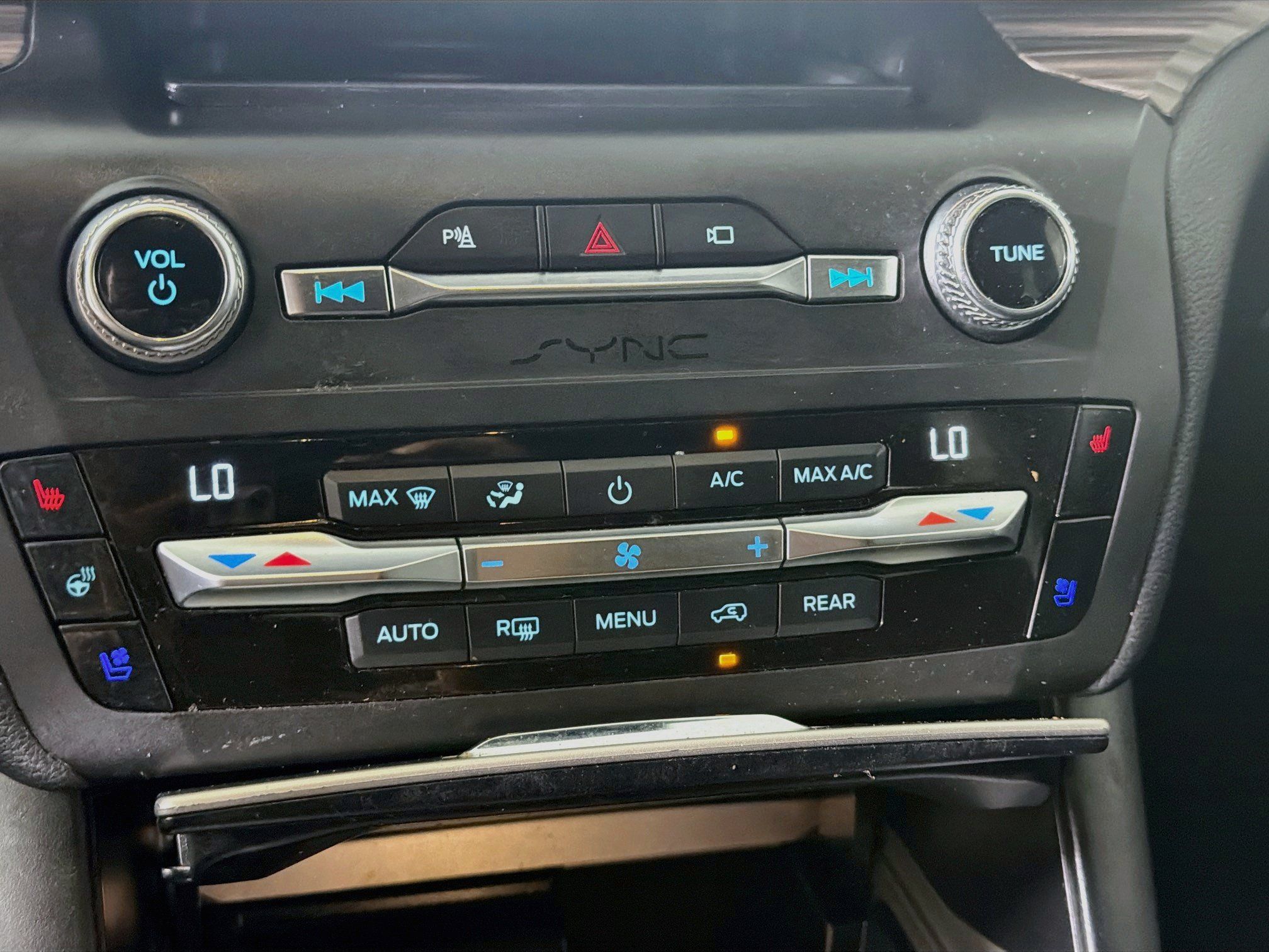Used 2020 Ford Explorer Limited RWD image 23