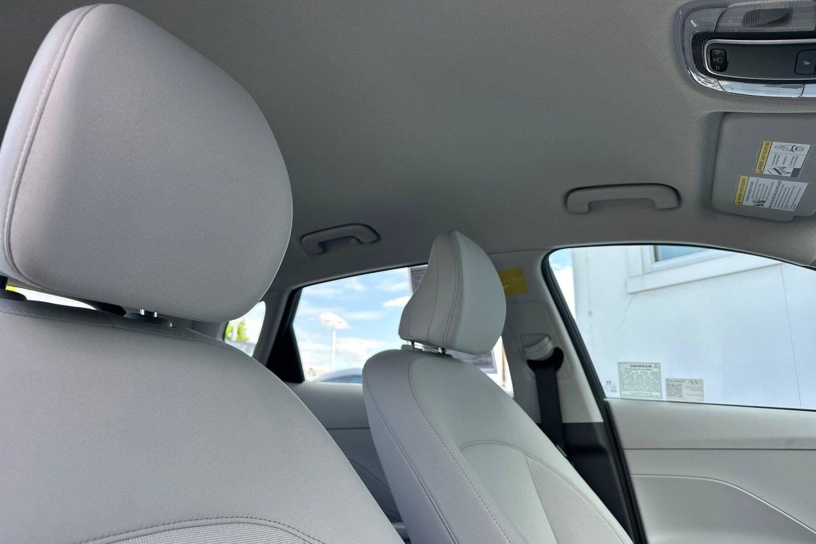 Used 2026 Hyundai Kona SE FWD image 16