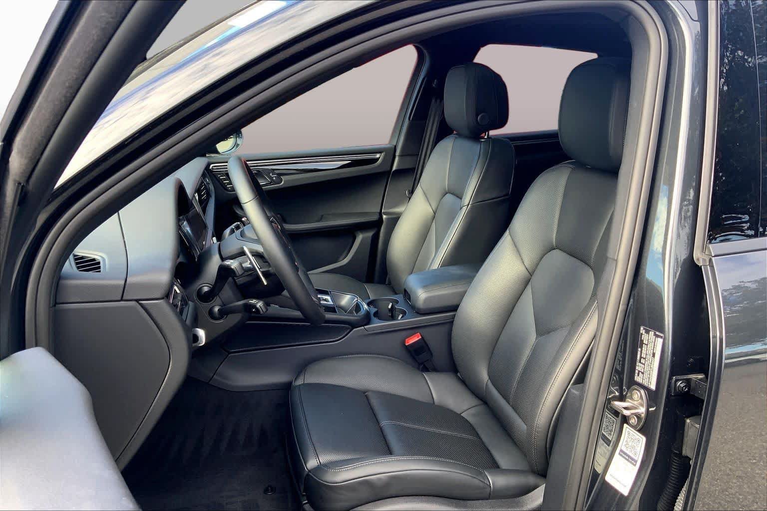Used 2026 Porsche Macan AWD/4WD image 9