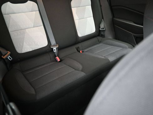Used 2025 Chevrolet Trax RS w/ Sunroof Package FWD image 28