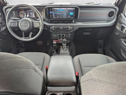 Used 2025 Jeep Wrangler Unlimited Rubicon AWD/4WD image 17