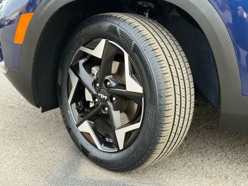 Used 2024 Kia Seltos EX image 11