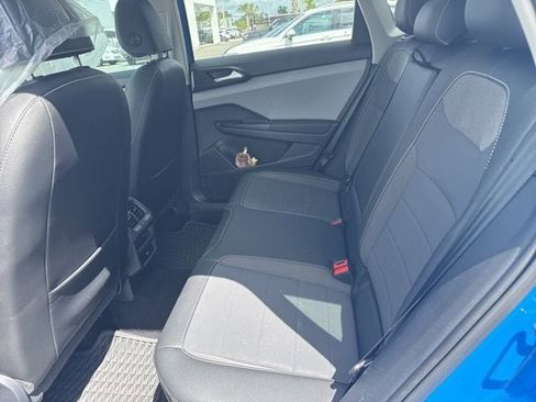 Used 2023 Volkswagen Taos SE image 5