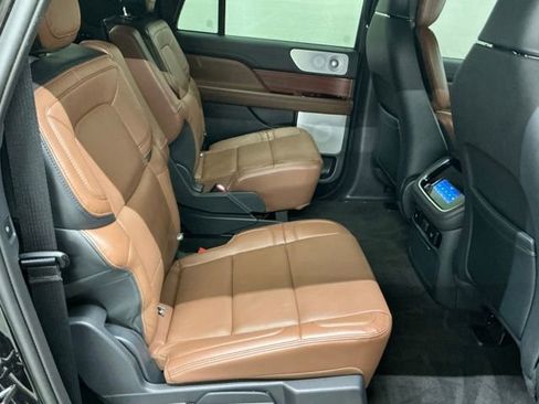 Used 2024 Lincoln Navigator L Reserve AWD/4WD image 18