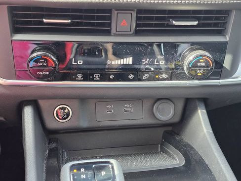 Used 2023 Nissan Rogue SV FWD image 20