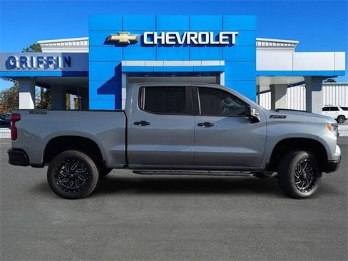 Used 2024 Chevrolet Silverado 1500 LT Trail Boss w/ LT Trail Boss Premium Package image 3