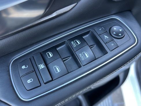 Used 2019 RAM 1500 Limited image 11