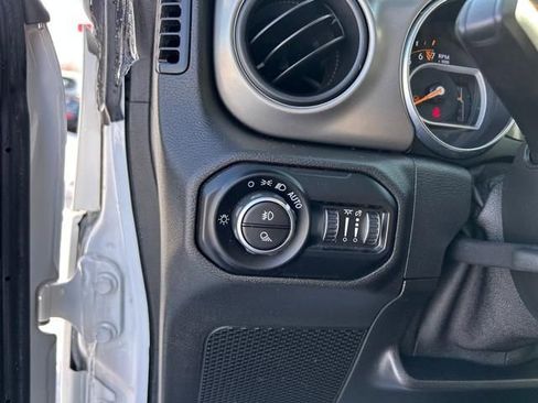 Used 2021 Jeep Gladiator Willys image 23