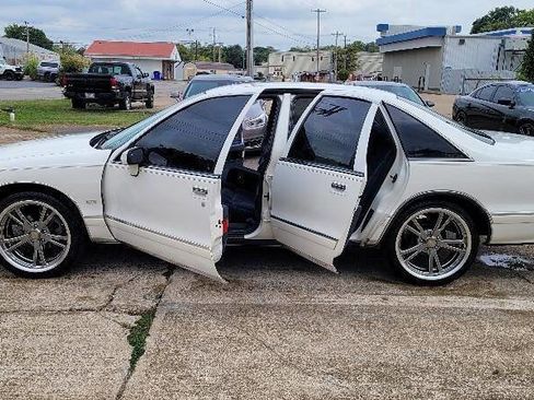 Used 1993 Chevrolet Caprice Classic LS image 23