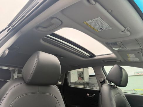 Used 2023 Hyundai Kona Limited FWD image 33