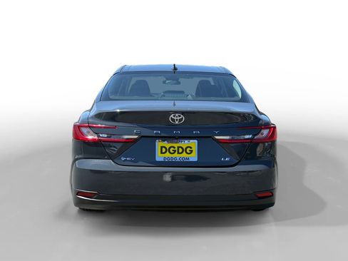 Used 2025 Toyota Camry LE FWD image 4