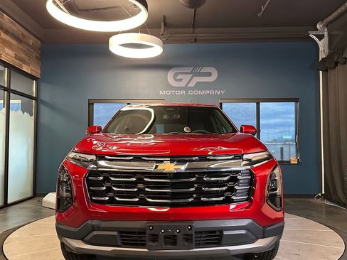 Used 2025 Chevrolet Equinox LT FWD image 8
