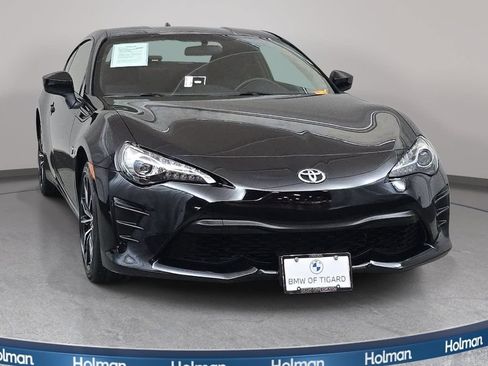Used 2017 Toyota 86 RWD image 3