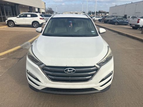 Used 2016 Hyundai Tucson Limited image 2
