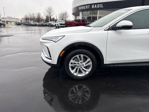 New 2026 Buick Envista Preferred w/ Convenience I Package image 5