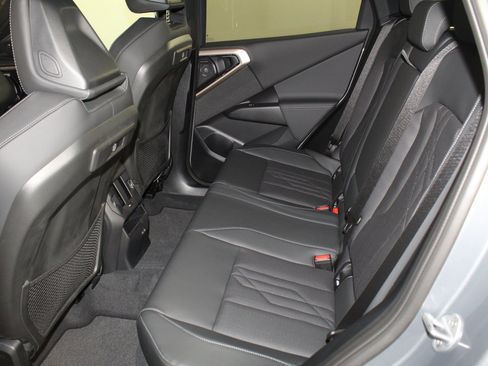 Used 2025 BMW X3 xDrive30i w/ Premium Package image 12