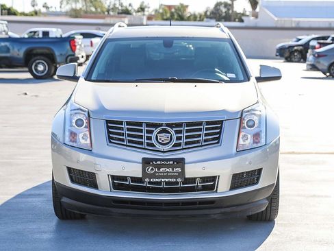 Used 2014 Cadillac SRX Luxury image 2