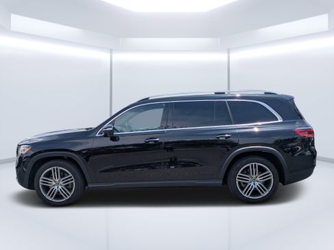Used 2024 Mercedes-Benz GLS 450 4MATIC image 6